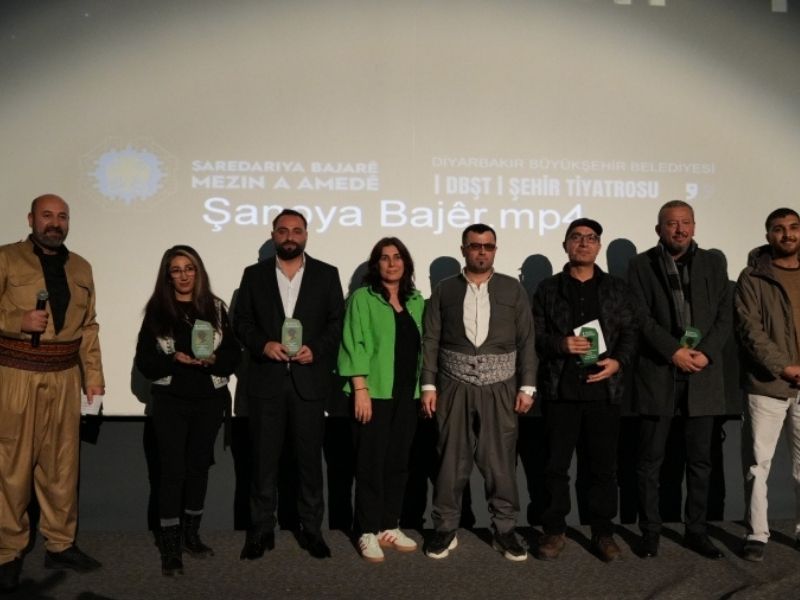 Diyarbakır'da Kürtçe Tiyatro Ödülleri Sahiplerini Buldu
