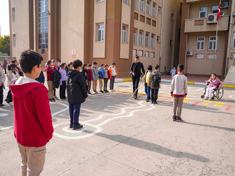 Diyarbakır’da Öğrenciler Engelli Parkurunda Empati Kuruyor (3)