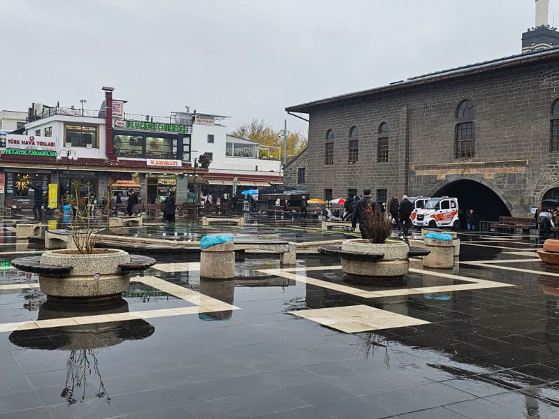 Diyarbakır’da Yağmur Esnafı Vurdu İşler Yarı Yarıya Düştü5
