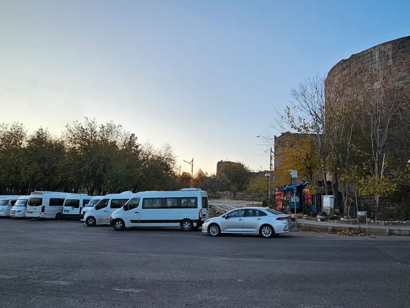 Diyarbakır’daki Asırlık Durakta Büyük Çile Şoförler Sığınacak Yer Arıyor3