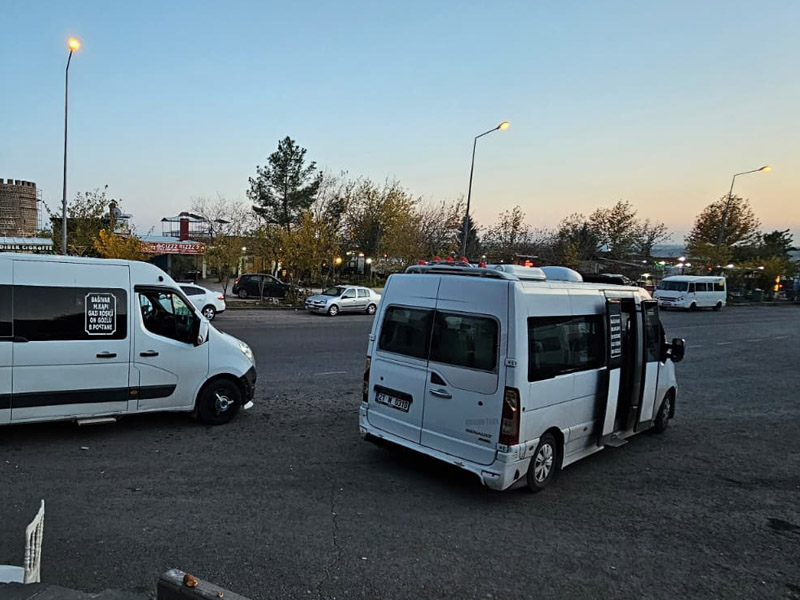 Diyarbakır’daki Asırlık Durakta Büyük Çile Şoförler Sığınacak Yer Arıyor5