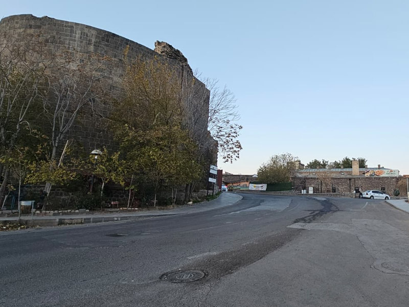 Diyarbakır’daki Asırlık Durakta Büyük Çile Şoförler Sığınacak Yer Arıyor8