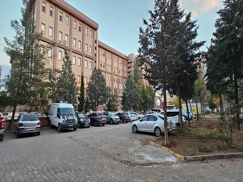 Diyarbakır’daki Taziye Evi Site Sakinlerinin Kabusu Oldu3