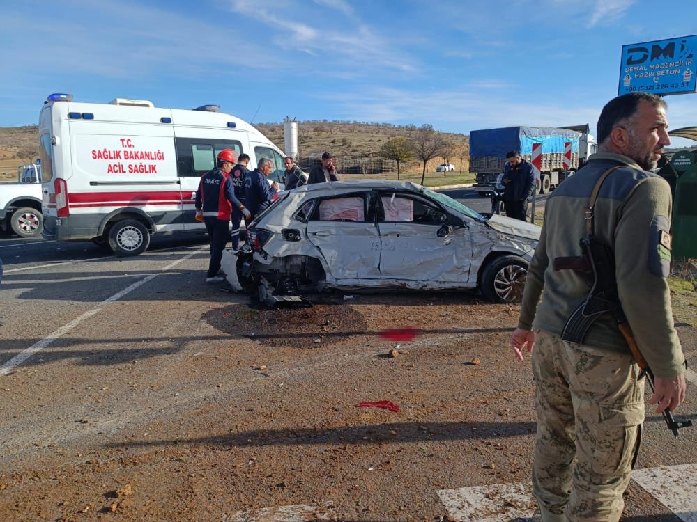Mardin Diyarbakır Yolunda Can Pazarı Dr. Karahan Hayatını Kaybetti