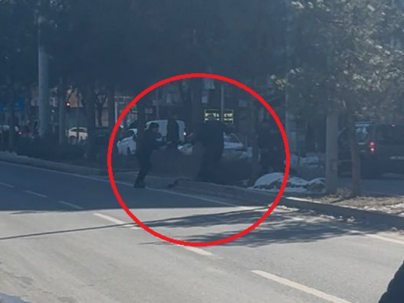 Diyarbakır Adliyesi Önünde Kavga Çıktı (1)