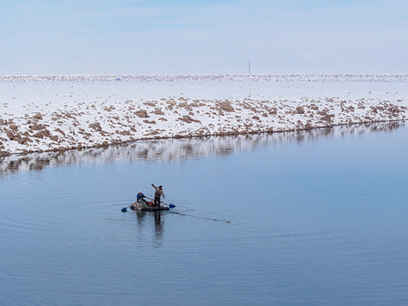 Diyarbakır’da Donan Baraj Gölünde Zorlu Av (1)