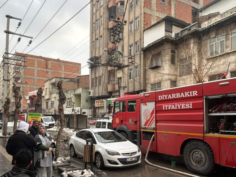 Diyarbakır’da Güvercin Otelinde Yangın Çıktı! (2)
