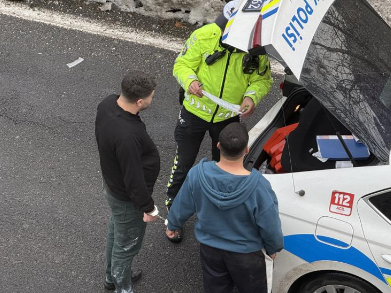 Diyarbakır’da Kaza Yapan Sürücüler Karakolluk Oldu (2)