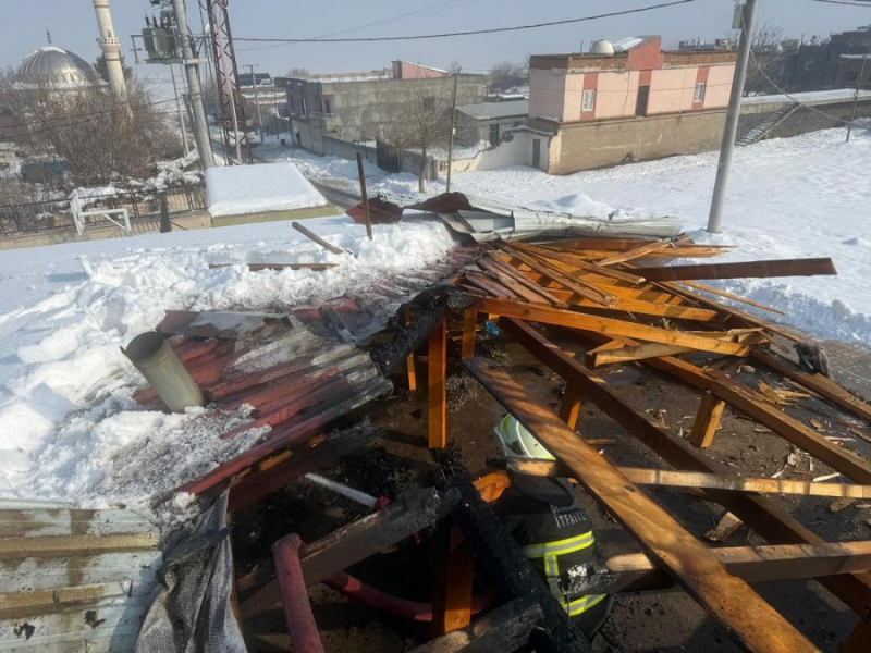 Diyarbakır’da Okulda Yangın Çıktı! (1)