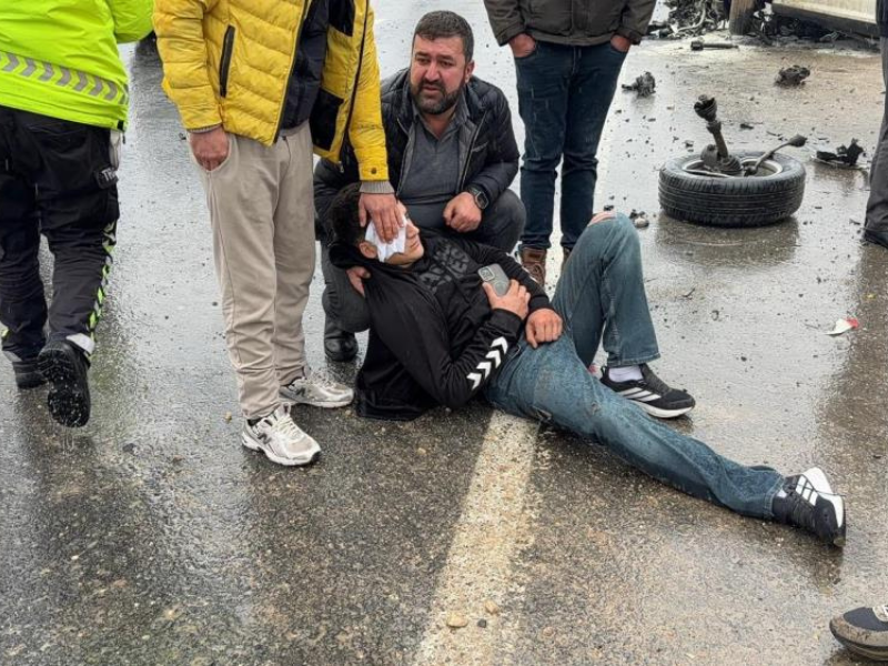 Diyarbakır’da Yağmur Kazaya Neden Oldu 2 Yaralı (2)