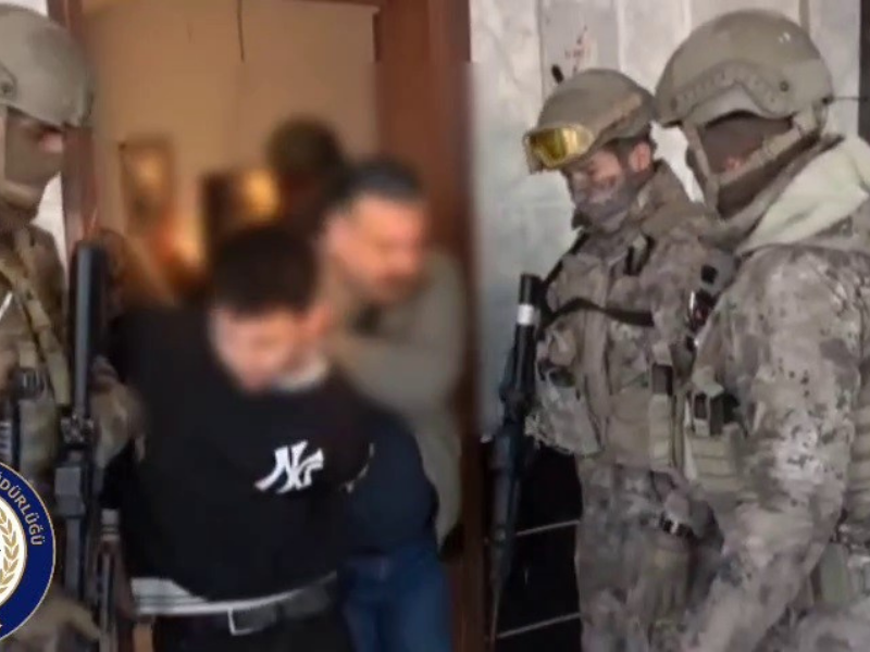 Kasklı 3 Dakikalık Kuyumcu Soygunu 4 Kilo Altın Gömülü Çıktı (2)