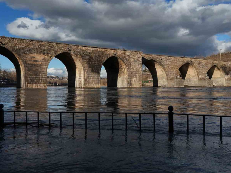 Diyarbakır’da Yükselen Su Seviyesi Dronla Görüntülendi (1)