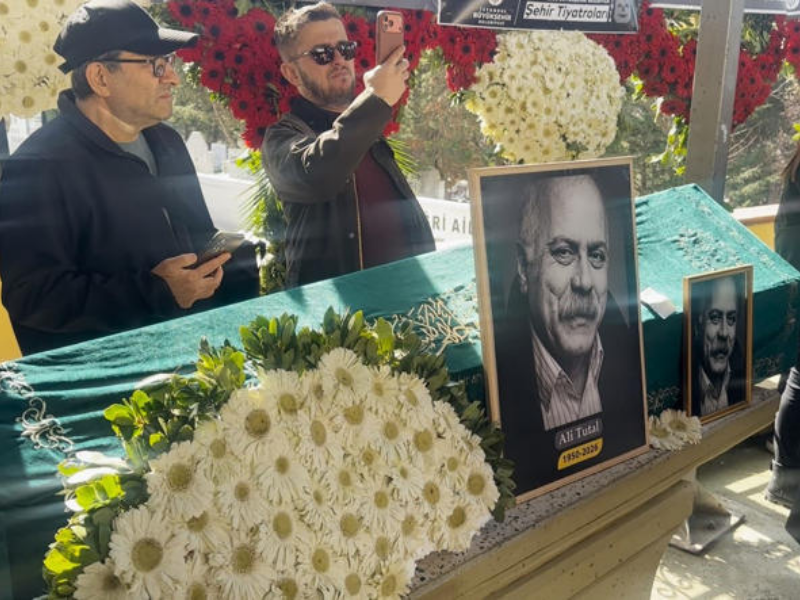 Diyarbakırlı Oyuncu Ali Tutal Son Yolculuğuna Uğurlandı (2)