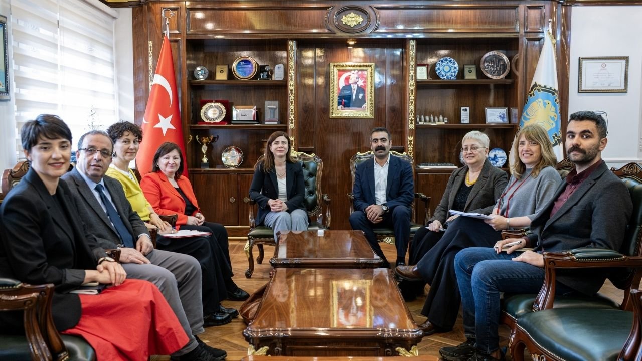 AB Delegasyonu Diyarbakır'da: Büyükşehir'in kadın politikalarına övgü