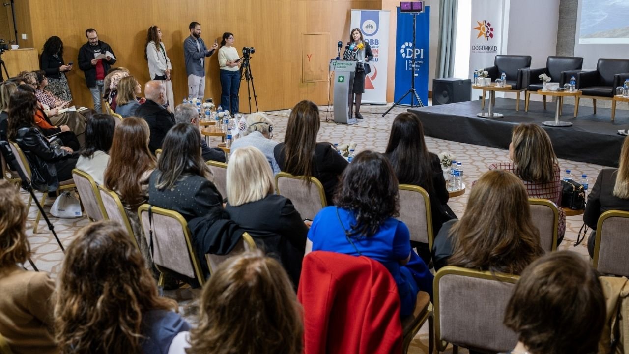 Kadınların barıştaki rolü Diyarbakır'da masaya yatırıldı