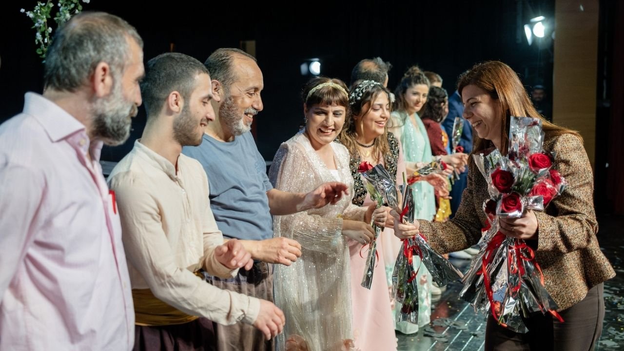 Diyarbakır'da Dünya Tiyatrolar Günü'ne çok özel kutlama