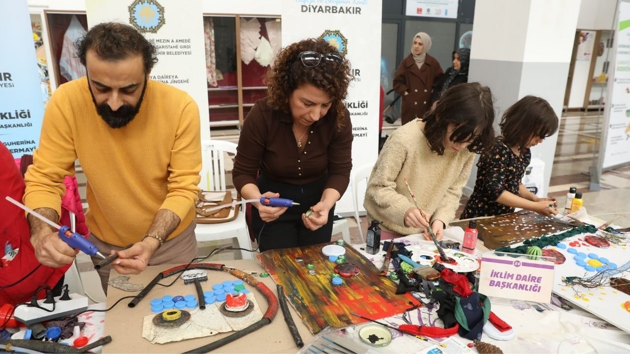 Diyarbakır’da Sıfır Atık Günü’nde geri dönüşüm şenliği: Atıklar çöpe gitmedi