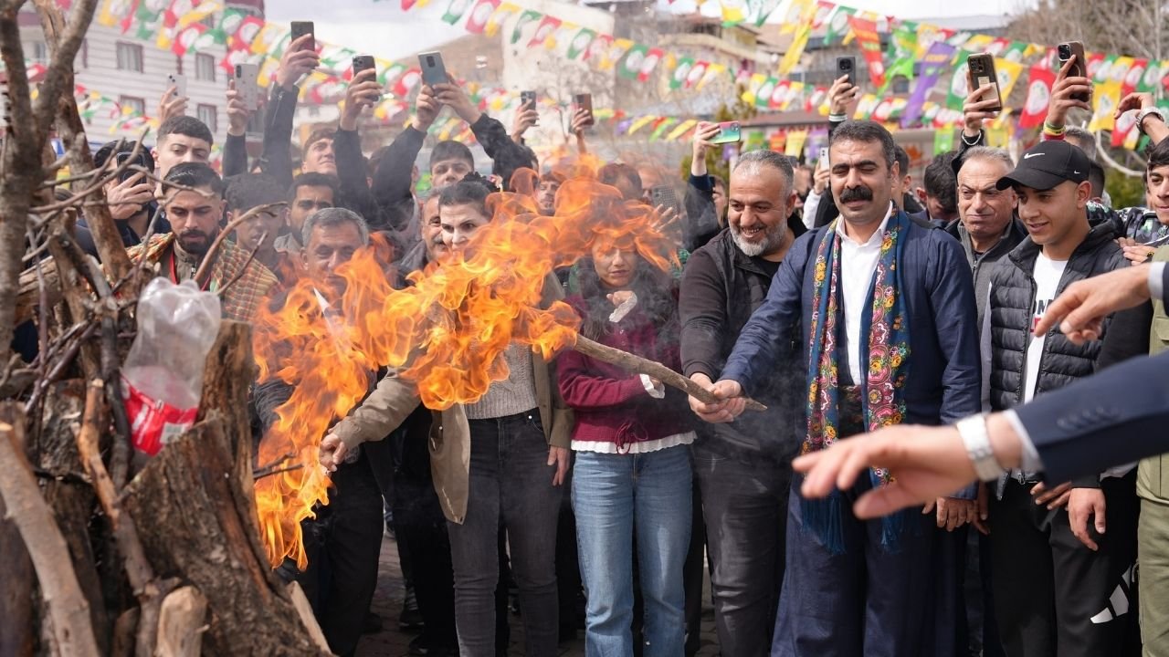 Elazığ'daki Nevruz coşkusunu Diyarbakır paylaştı