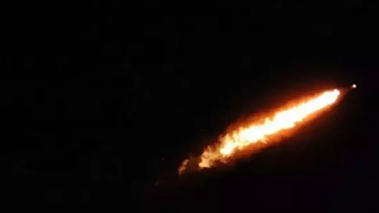 İran'da enerji altyapısı vuruldu: Başkent karanlığa gömüldü