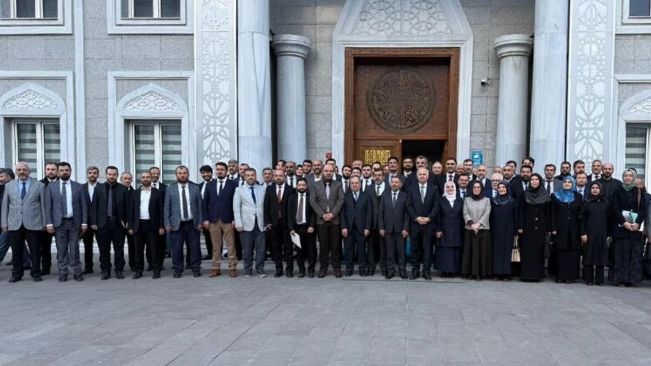 Din eğitiminin geleceği Diyarbakır'da masaya yatırıldı