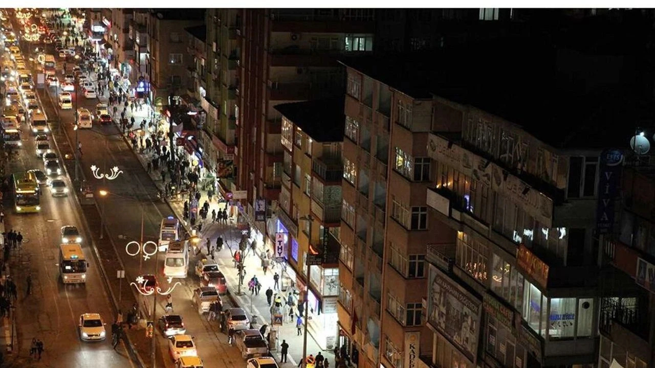 Diyarbakır’da tartışmalı kafe mühürlendi: İddialar sonrası işlem yapıldı