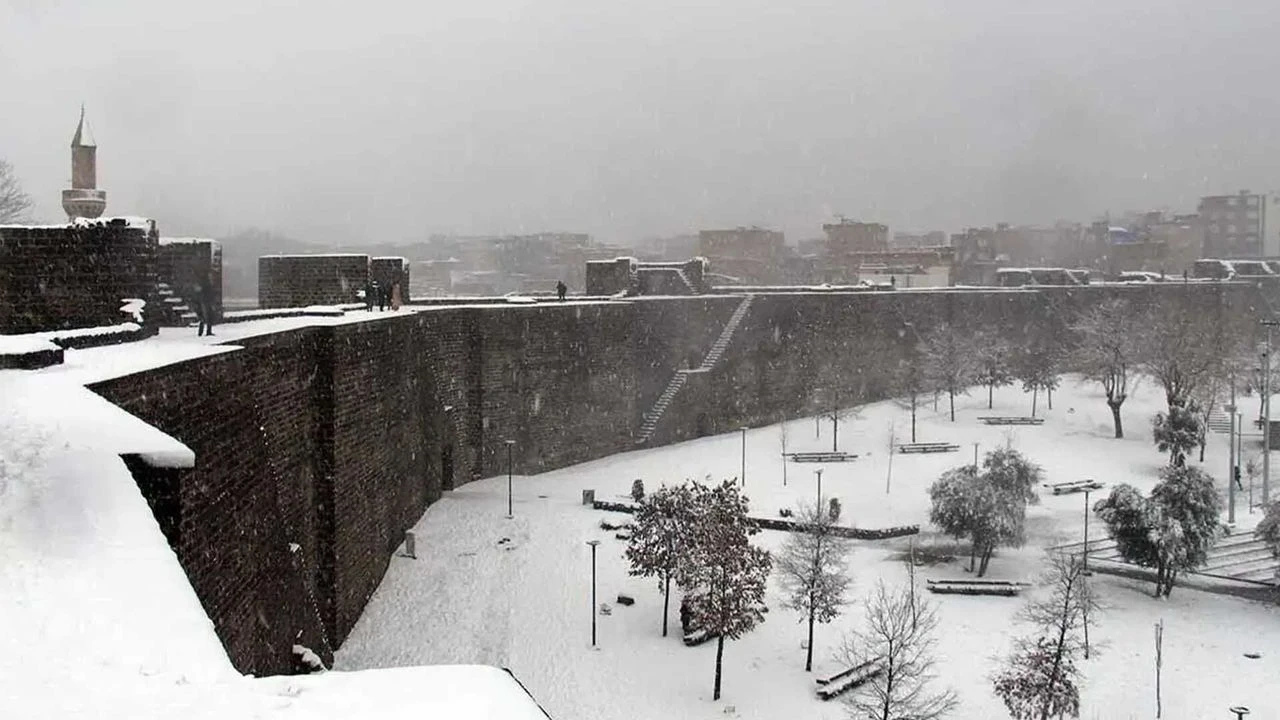 Meteoroloji tarih vererek uyardı! Diyarbakır’a kar ve sağanak geliyor