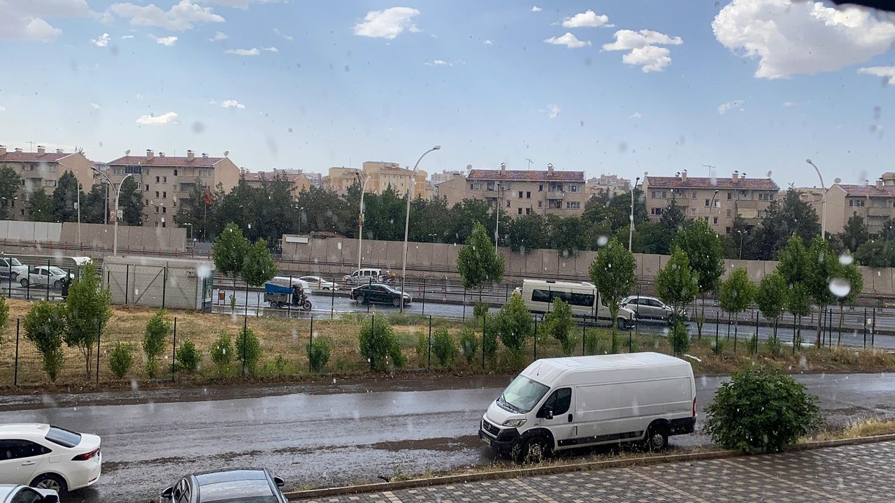 Diyarbakır dahil 5 il için sağanak yağış ve kuvvetli rüzgar uyarısı
