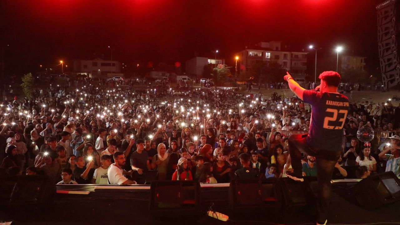 Karakoçan Doğa ve Kültür Festivali'nde Kürt kıyafetleri tanıtıldı