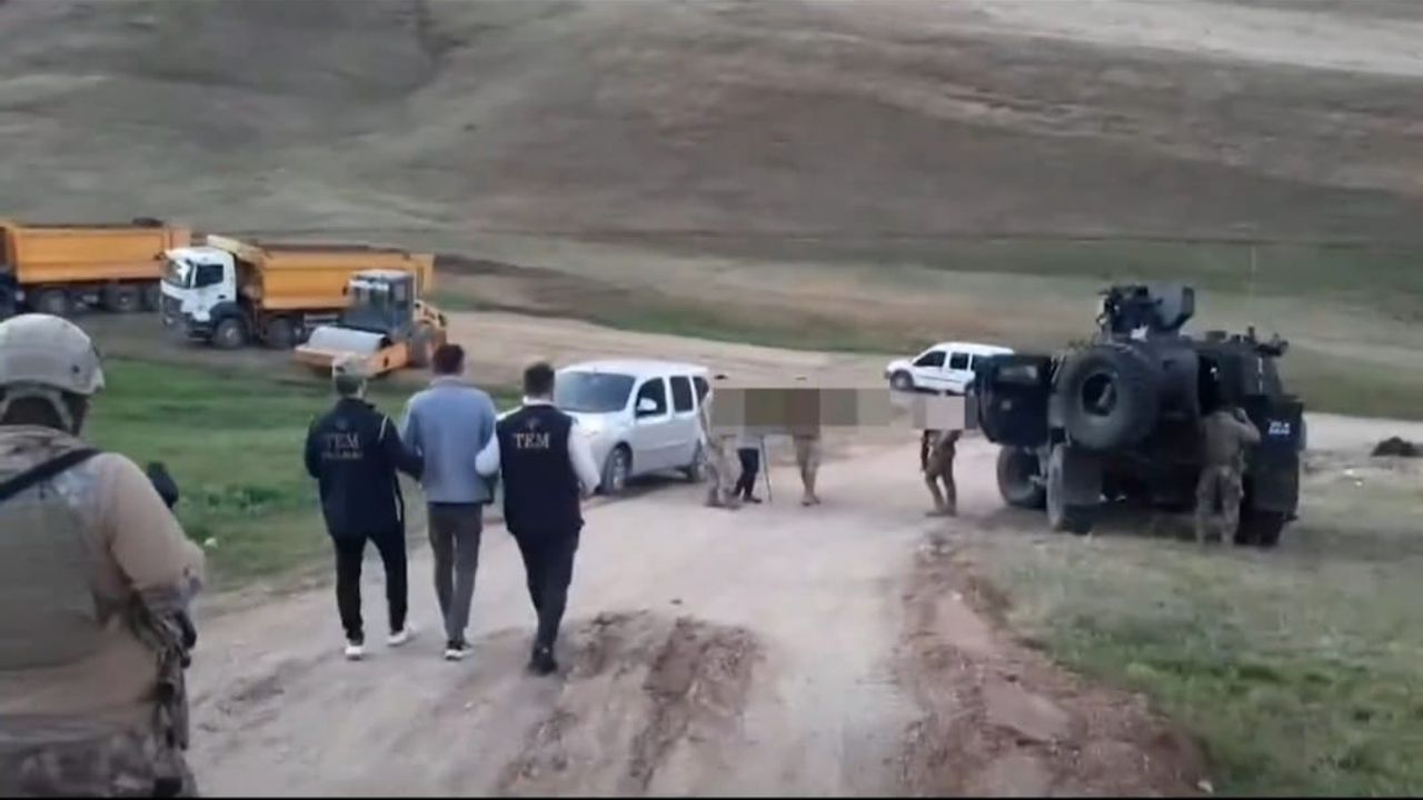 Diyarbakır dahil 36 ilde "gürz8" operasyonu: 222 gözaltı