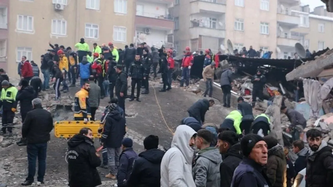 Diyarbakır'da Yoldaş Apartmanı davası müteahhidine 16 yıl 3 ay hapis cezası
