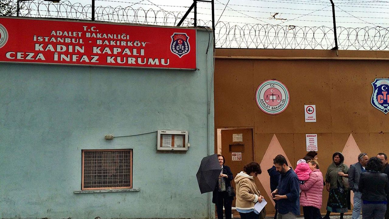 Cezaevi yönetiminin kamera kararı tartışmalara neden oldu