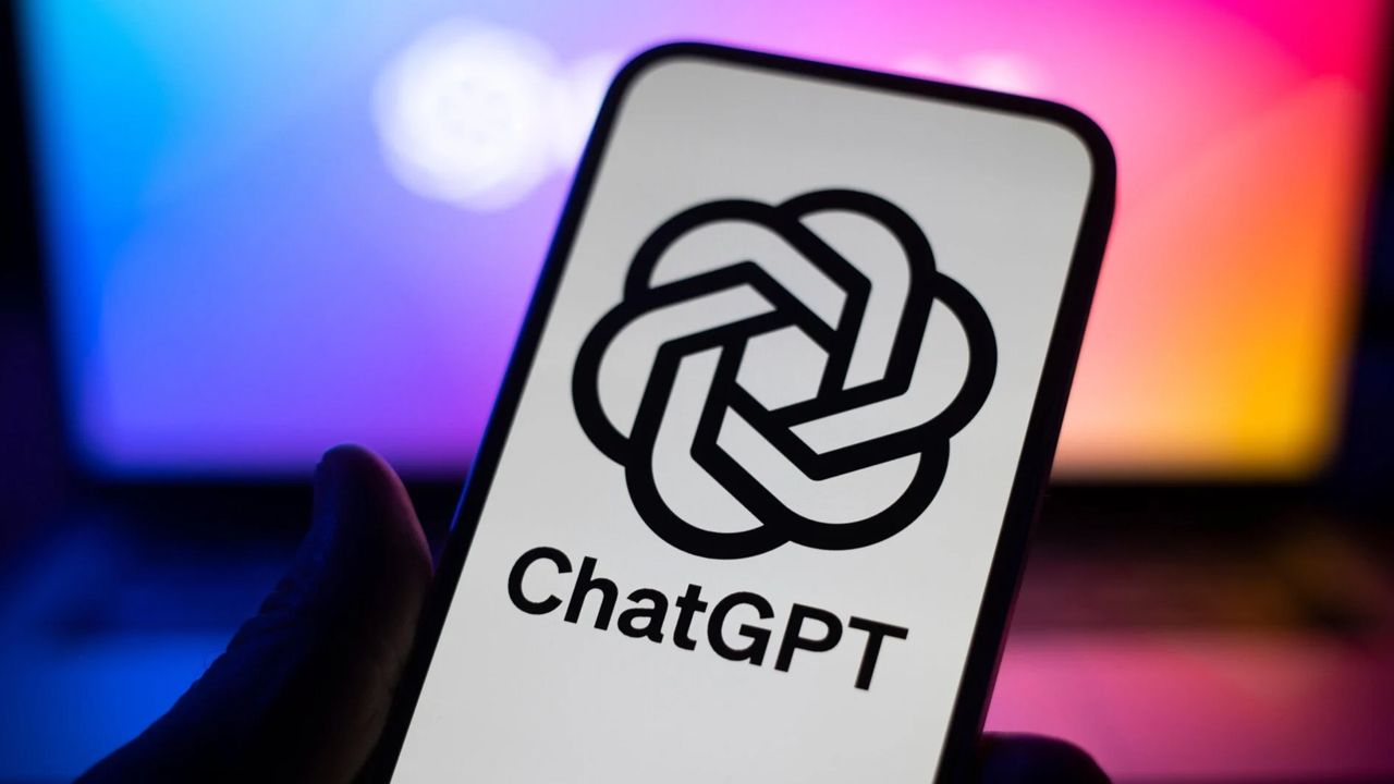 ChatGPT, çocuk kullanıcılar için cinsel içerik üretti