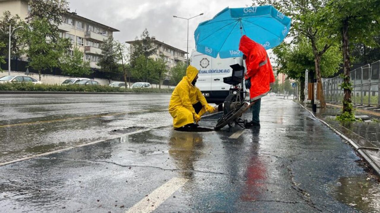 DİSKİ’den yoğun yağış mesaisi: Ekipler 7/24 sahada