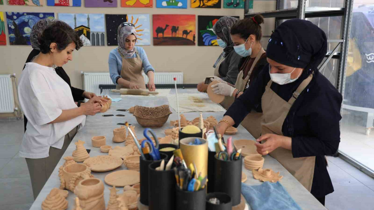 Diyarbakır’da 300 kursiyer, kendi işini kuracak eğitim alıyor