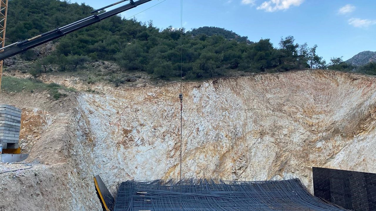 İzmir-Ankara hızlı tren hattı inşaatında çökme: 9 işçi yaralandı