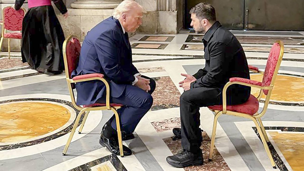 Zelenskiy, Trump ile Vatikan’da ateşkes ve barış için görüştü