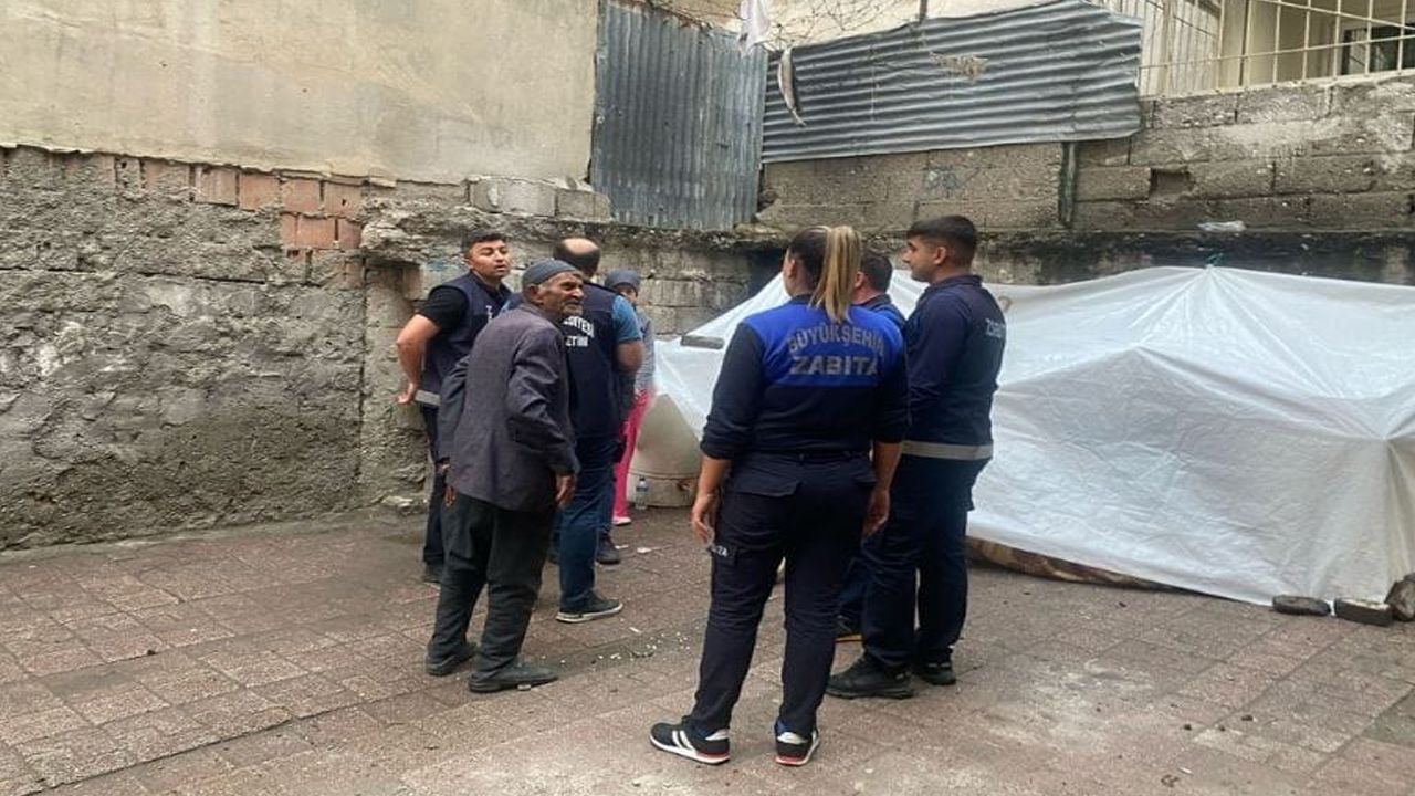 Evden çıkarılan aileye Büyükşehir sahip çıktı