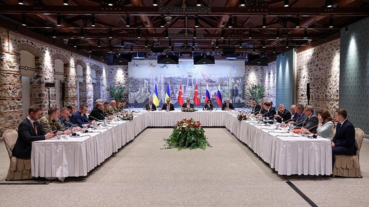 İstanbul’da üçlü zirve: Türkiye, ABD ve Ukrayna heyetleri bir araya geldi