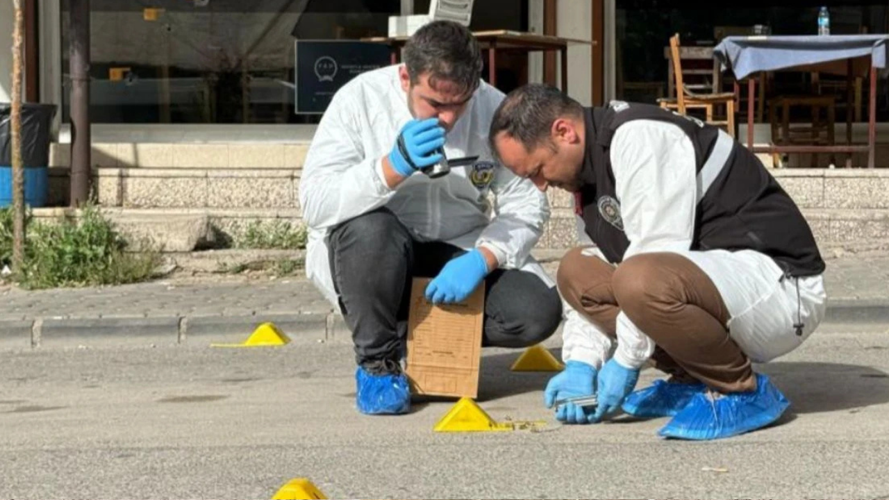 Kıraathane önünde silahlı saldırı: Bir kişi öldü, zanlı yakalandı