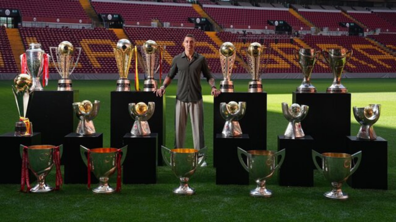 Muslera'dan gözyaşlı veda: 14 yıllık efsane noktalandı