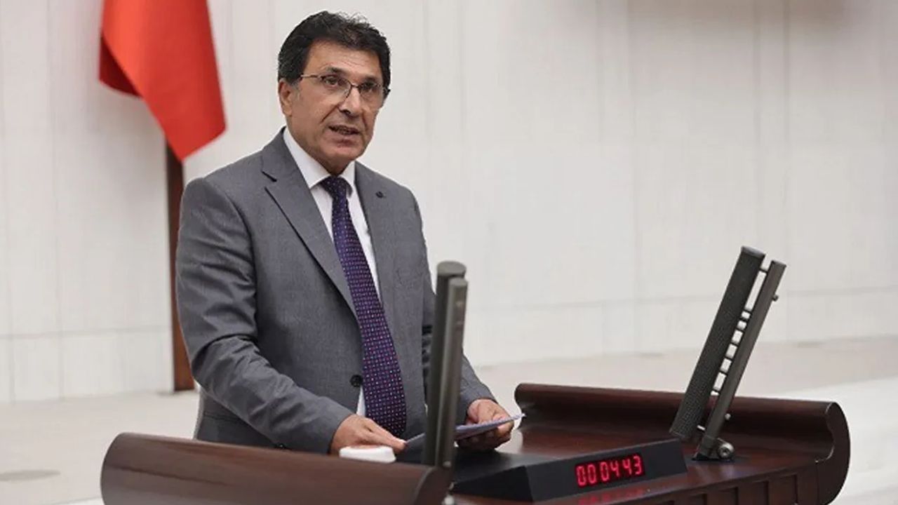 DEM Parti milletvekilinin aracı kaza yaptı, hastaneye kaldırıldı