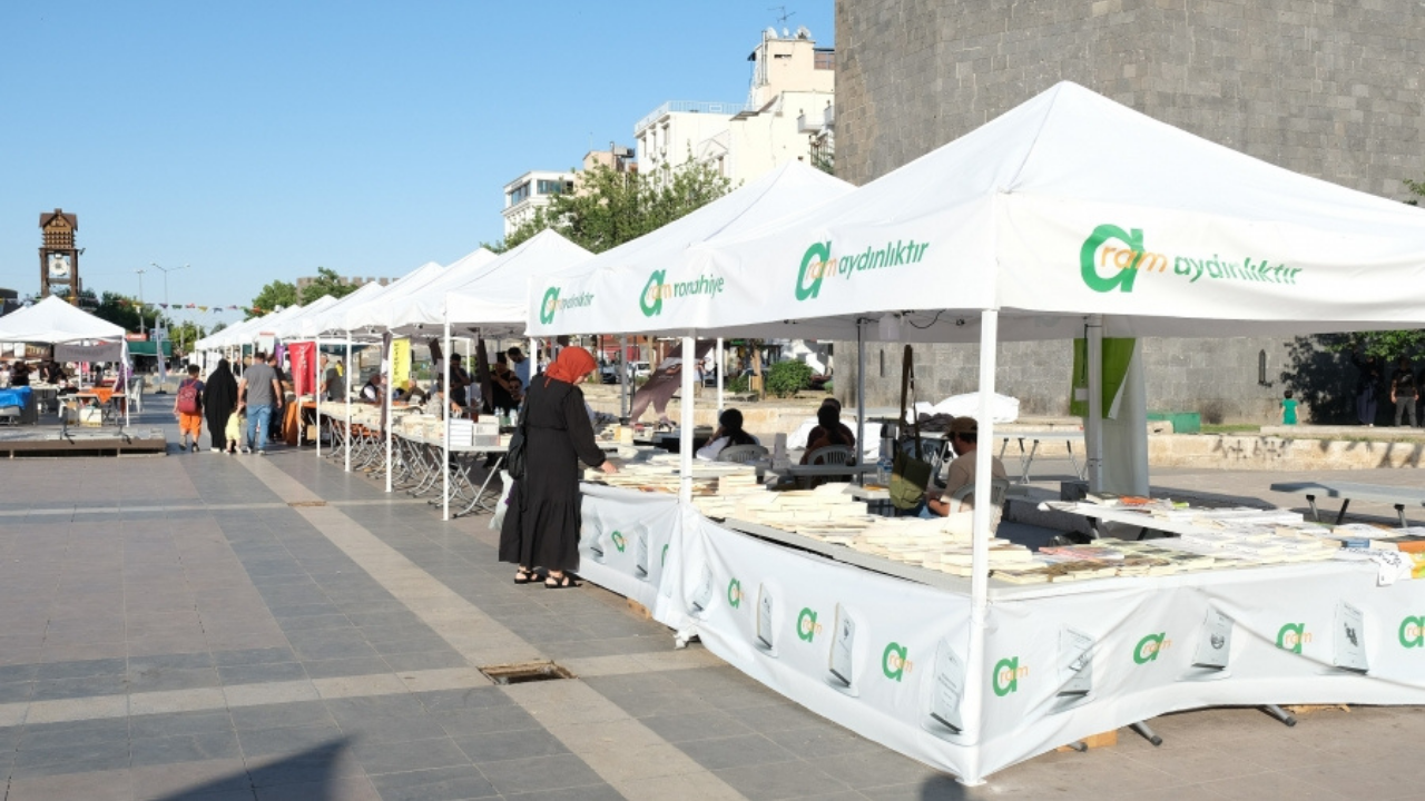 Diyarbakır’da 6 günlük Kürtçe kitap etkinliği sona erdi