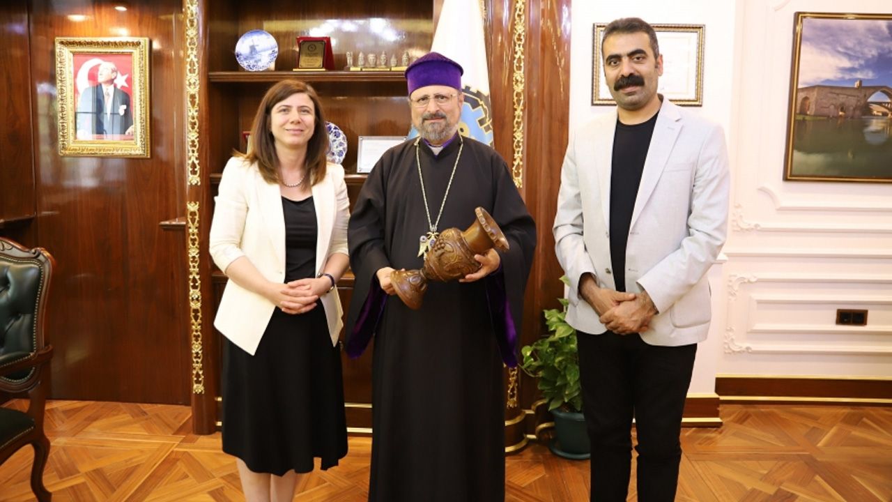 Diyarbakır’da Patrik Sahak’la önemli görüşme