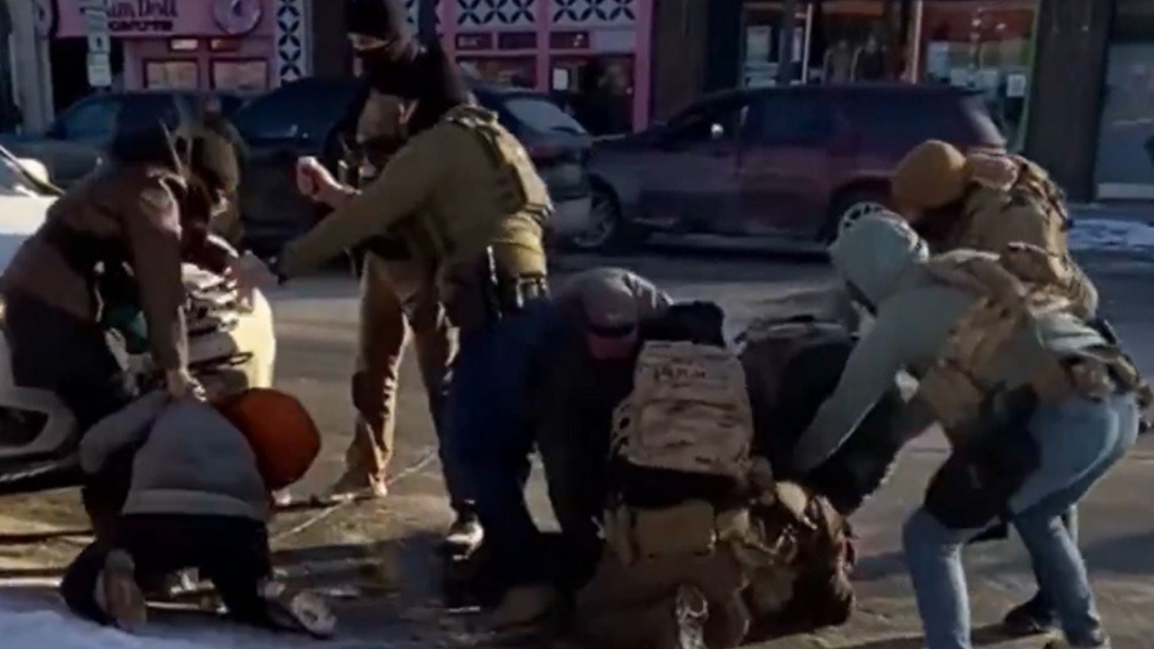 Minneapolis’te federal güçlerin öldürdüğü sivil ABD’yi karıştırdı