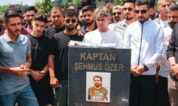 Amedspor'un şampiyonluk kupası kaptan Şehmus Özer'e ulaştı!
