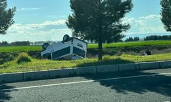 Diyarbakır- Çınar yolunda minibüs devrildi: 4 yaralı