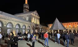 Diyarbakır’da Kadir Gecesi’nde cami cemaatine Kur’an-ı Kerim dağıtıldı