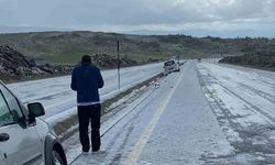 Elazığ'da dolu yağışı kazalara neden oldu