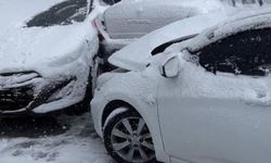 Elazığ'da kar yağışı trafik kazasına neden oldu!