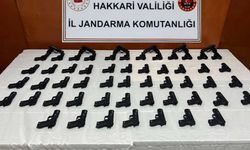 Hakkari'de minibüste 58 Tabanca ele geçirildi